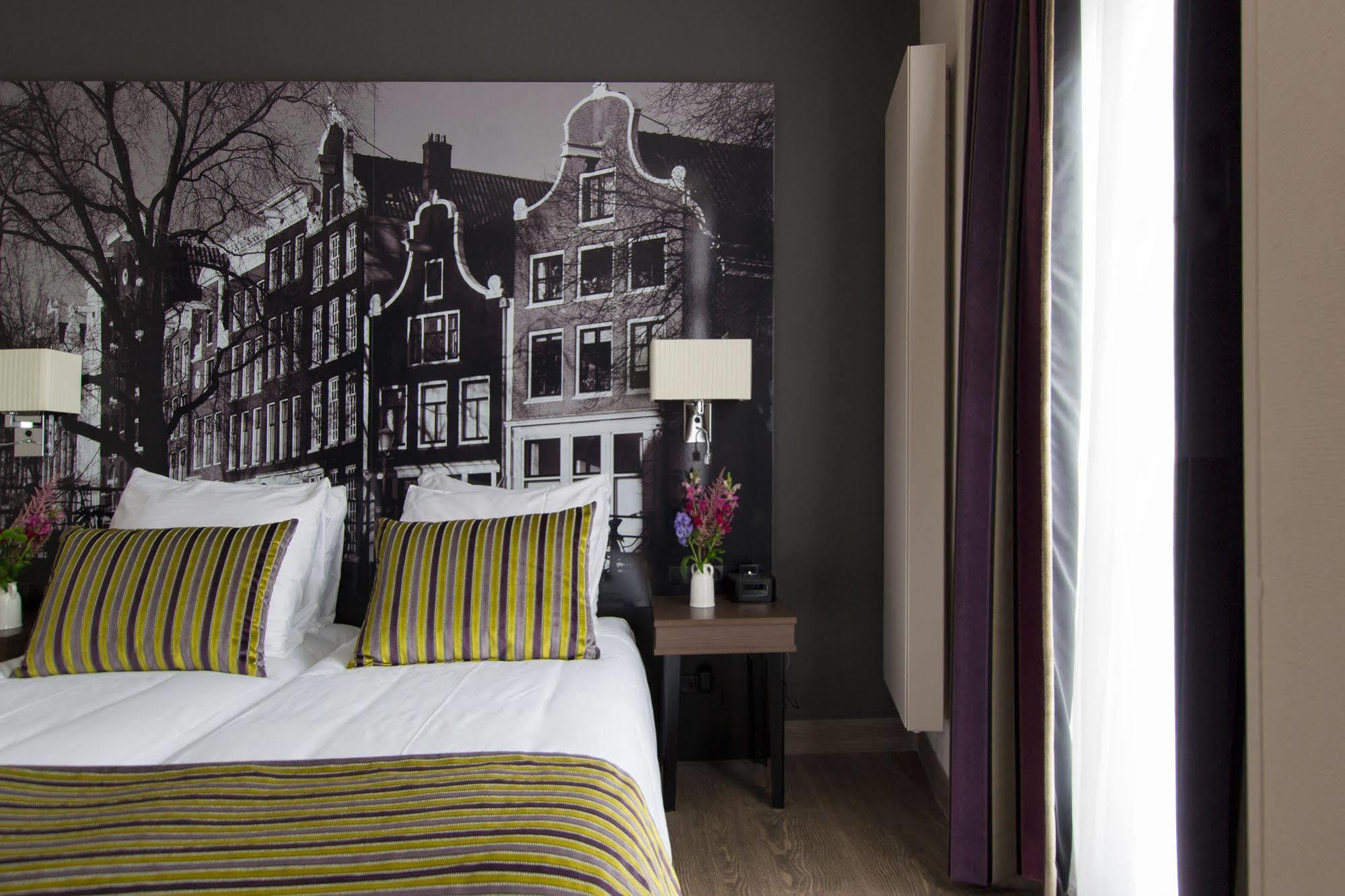 The Highlander Hotel Amsterdam Exterior photo